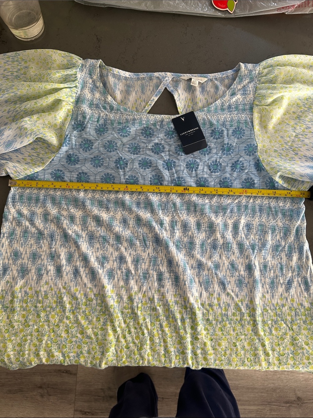 Lucky Brand Blue and Green Printed Flutter Sleeve Top - Picture 6 of 6